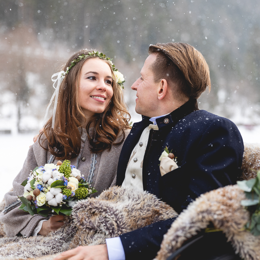 hochzeitspaar-winter-hochzeitsfotos-winterhochzeit-achensee-tirol